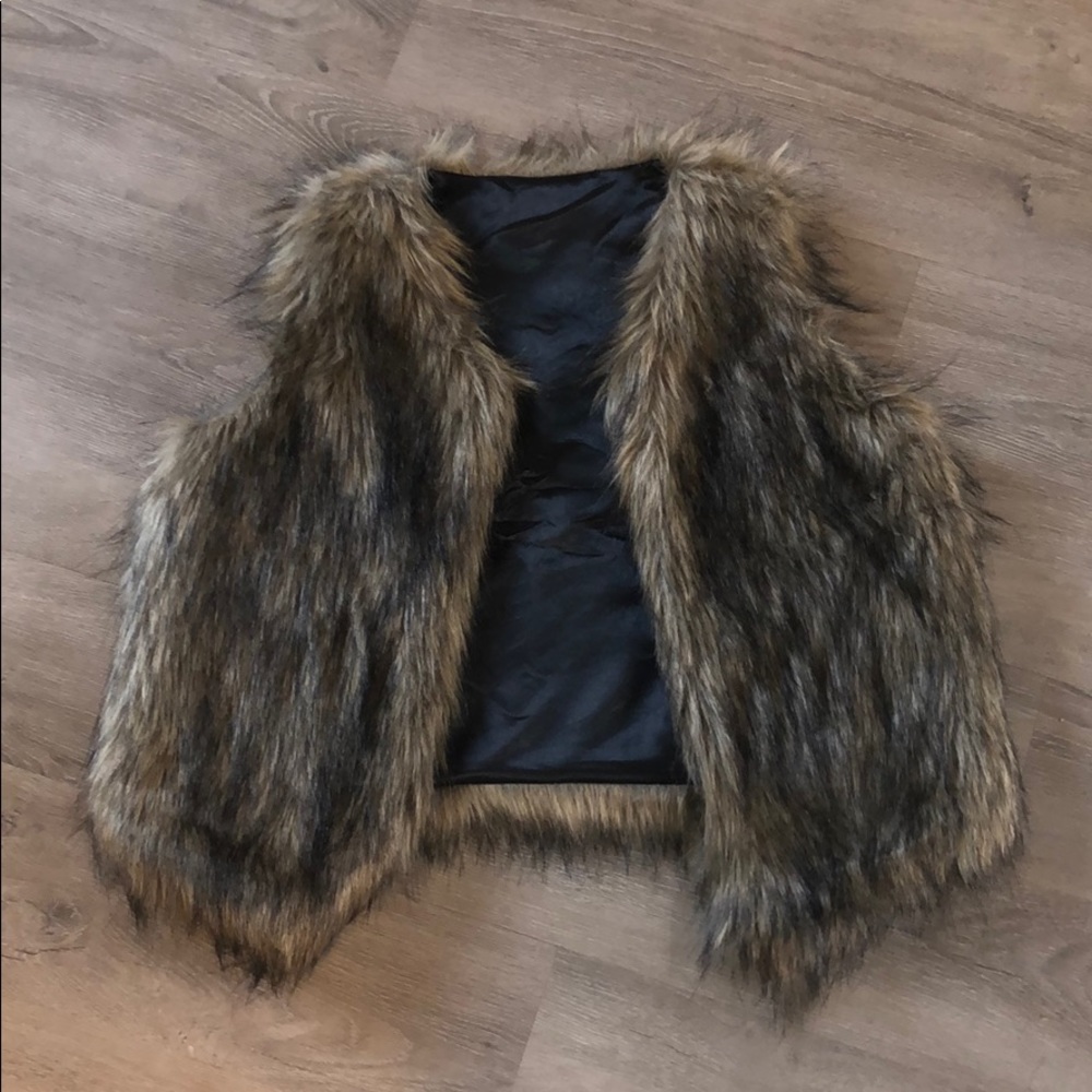 Faux fur vest! Size large